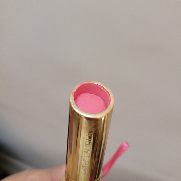Estee Lauder's Maui Kiss Lipstick - Picture 6 of 8